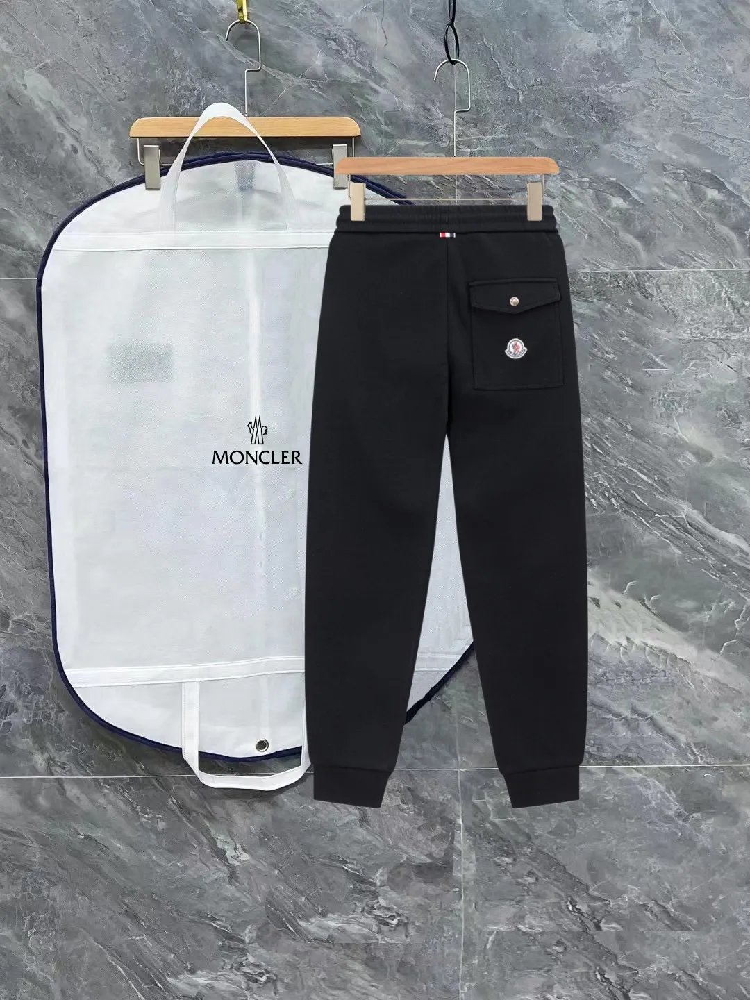 Moncler New Arrival ， ， 。 SSNew Arrival ， ， ， Quality。 ， ， 。100% ， ， ， ， ~ :Black Size:M L XL 2XL 3XL